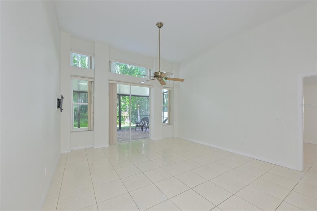 В аренду: $2,295 (3 спален, 2 ванн, 1771 Квадратных фут)
