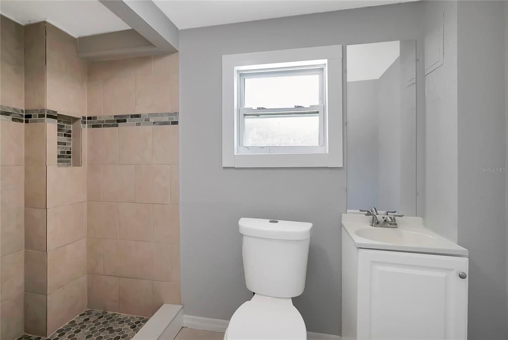 На продажу: $339,900 (3 спален, 2 ванн, 1028 Квадратных фут)
