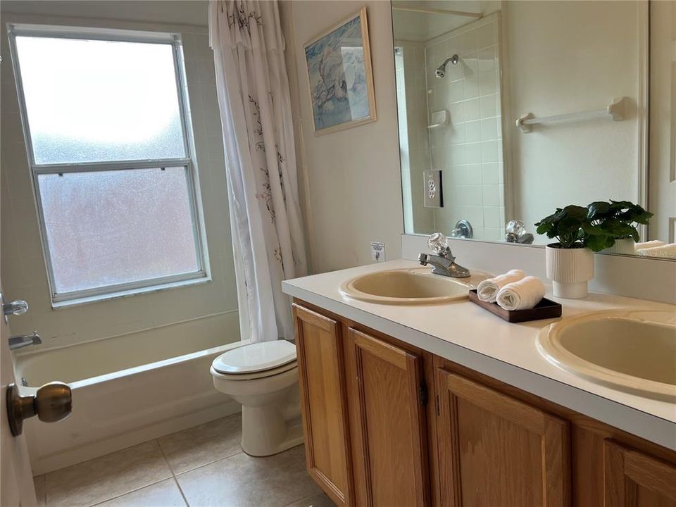 En Venta: $399,900 (5 camas, 2 baños, 2359 Pies cuadrados)
