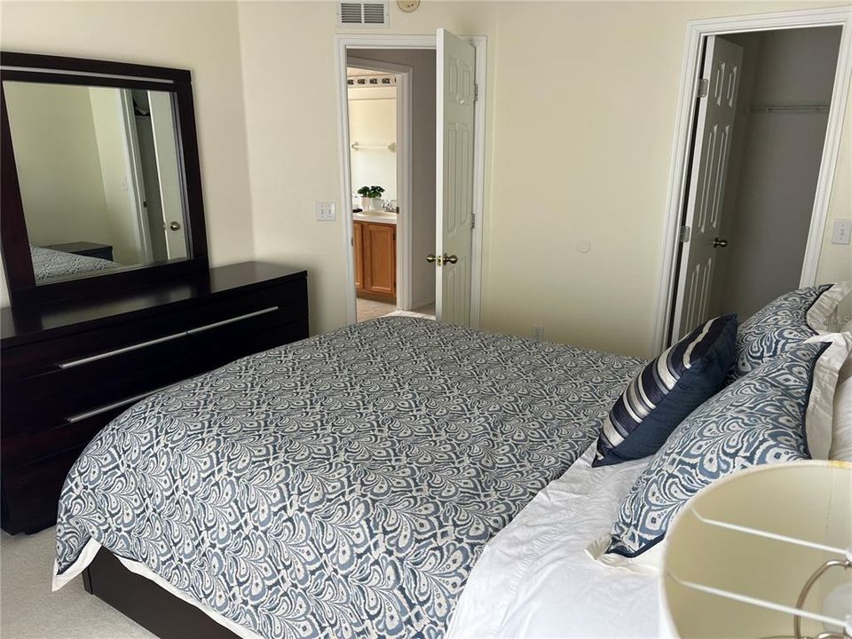 En Venta: $399,900 (5 camas, 2 baños, 2359 Pies cuadrados)