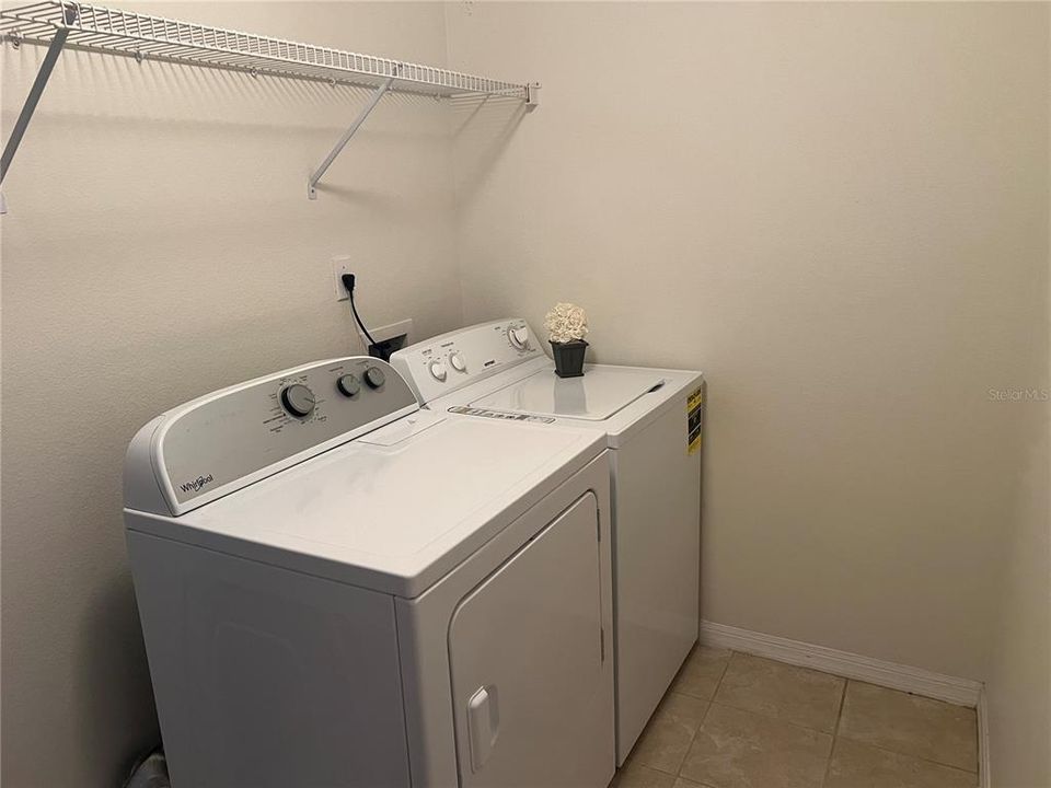 En Venta: $399,900 (5 camas, 2 baños, 2359 Pies cuadrados)