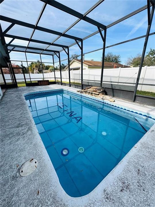 For Sale: $350,000 (4 beds, 2 baths, 2188 Square Feet)