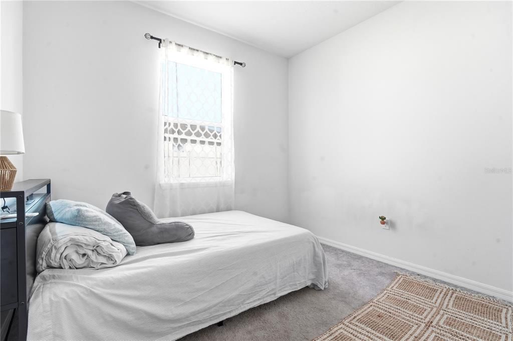 For Sale: $399,990 (4 beds, 2 baths, 1833 Square Feet)