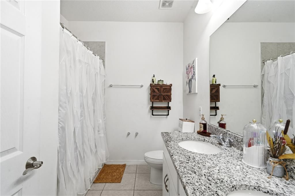 For Sale: $399,990 (4 beds, 2 baths, 1833 Square Feet)