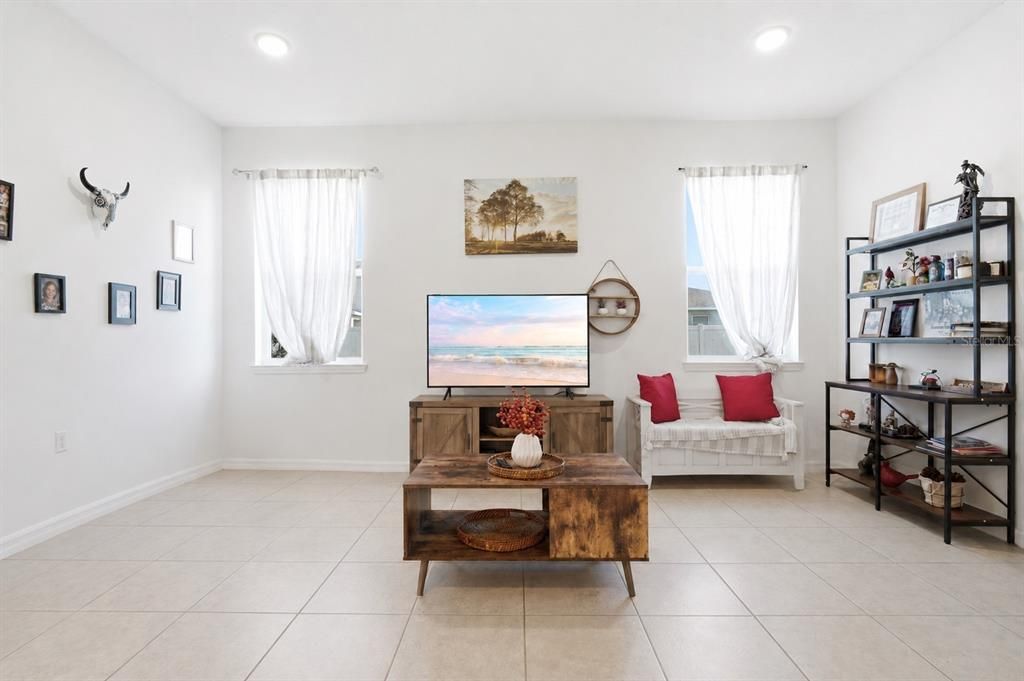 For Sale: $399,990 (4 beds, 2 baths, 1833 Square Feet)