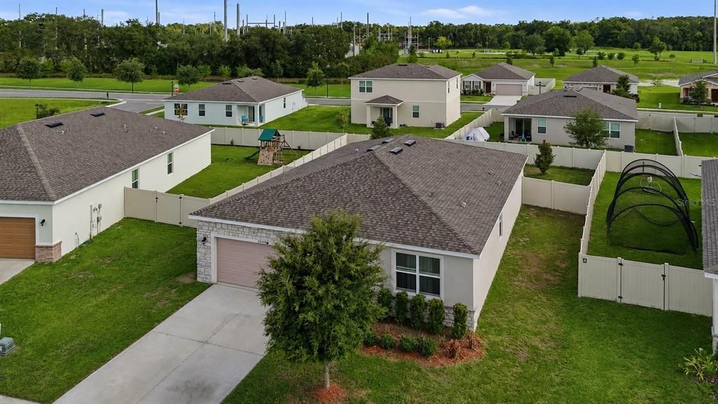 For Sale: $399,990 (4 beds, 2 baths, 1833 Square Feet)