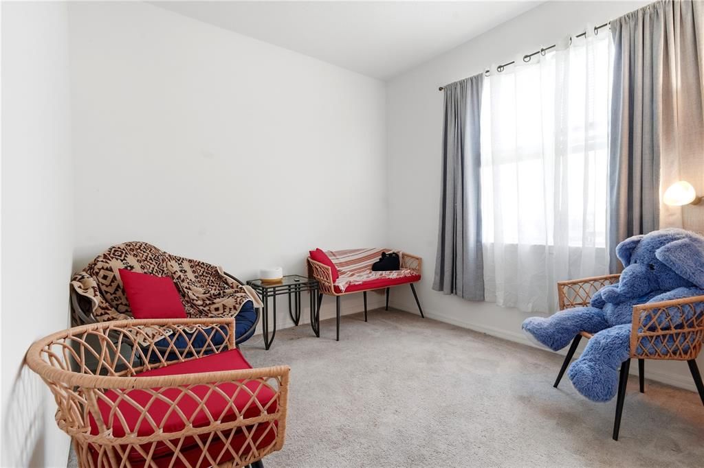 For Sale: $399,990 (4 beds, 2 baths, 1833 Square Feet)
