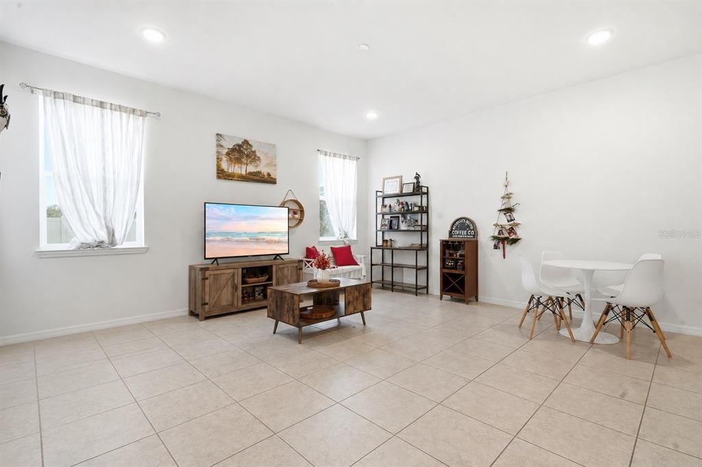 For Sale: $399,990 (4 beds, 2 baths, 1833 Square Feet)