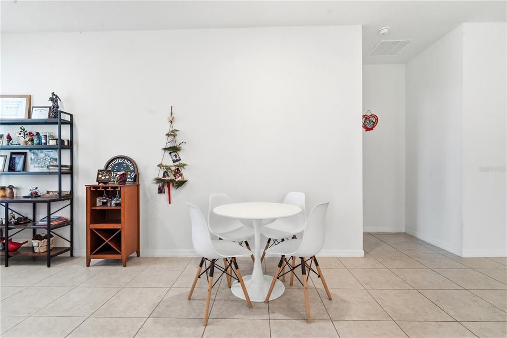 For Sale: $399,990 (4 beds, 2 baths, 1833 Square Feet)