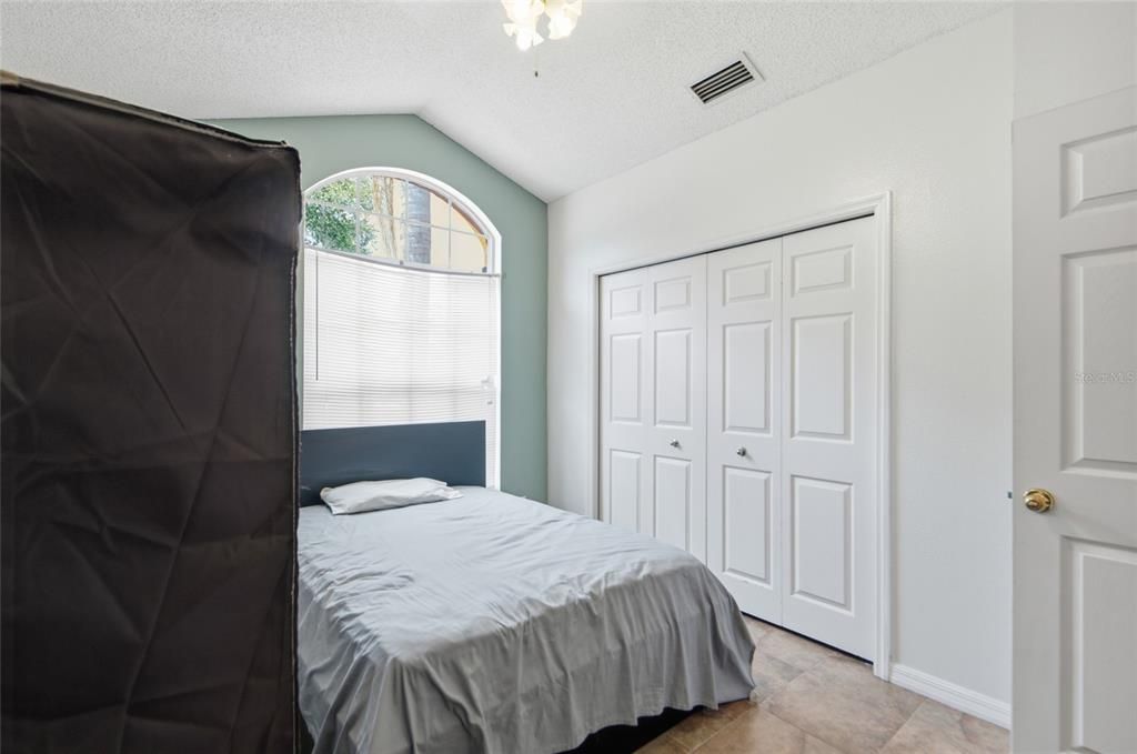 For Sale: $399,900 (4 beds, 2 baths, 2092 Square Feet)