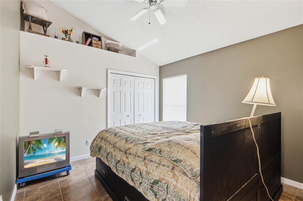 For Sale: $399,900 (4 beds, 2 baths, 2092 Square Feet)