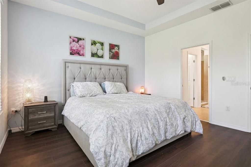 En Venta: $449,000 (3 camas, 2 baños, 1937 Pies cuadrados)