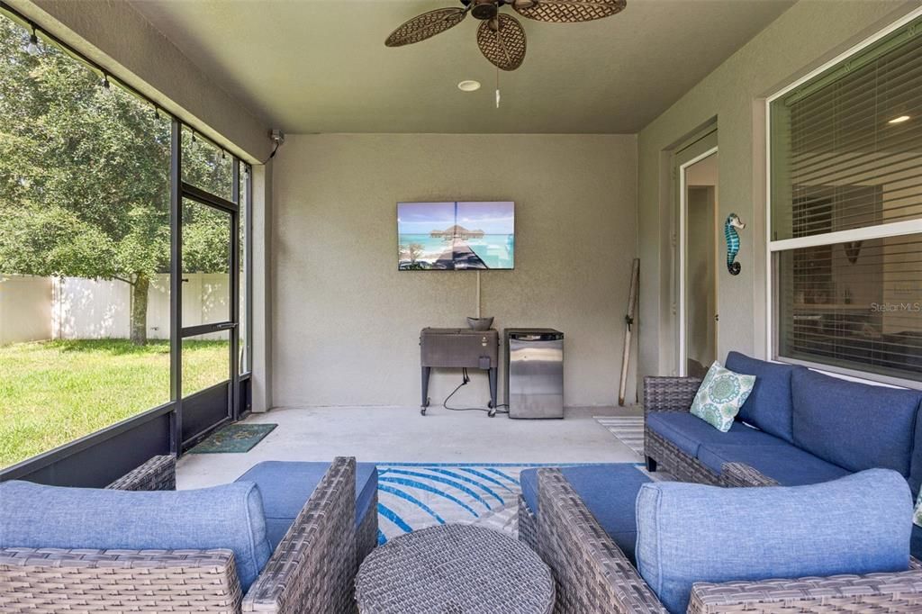 En Venta: $449,000 (3 camas, 2 baños, 1937 Pies cuadrados)