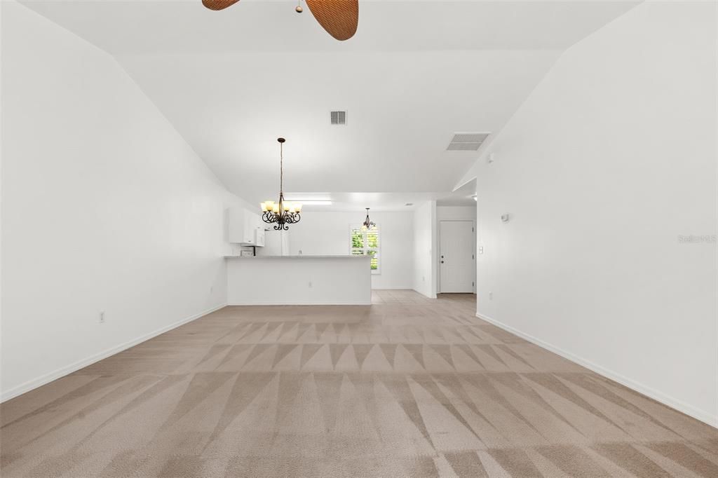 For Sale: $199,000 (2 beds, 2 baths, 1272 Square Feet)