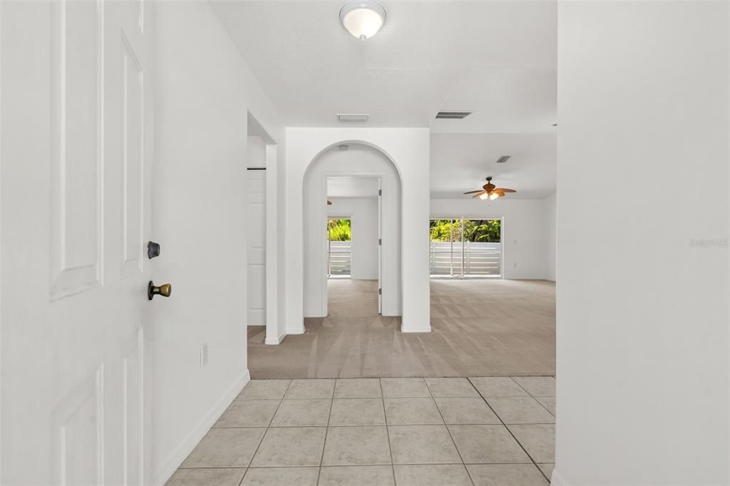 For Sale: $199,000 (2 beds, 2 baths, 1272 Square Feet)