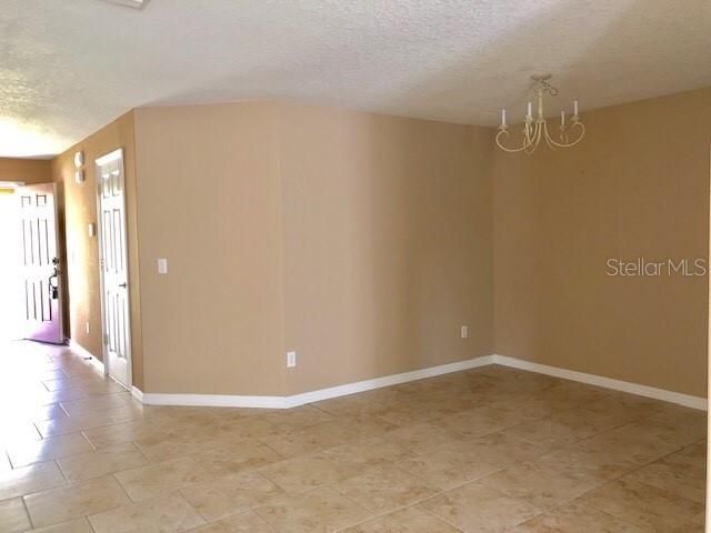En Renta: $2,450 (3 camas, 2 baños, 1828 Pies cuadrados)