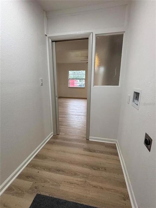 На продажу: $359,900 (4 спален, 3 ванн, 2048 Квадратных фут)
