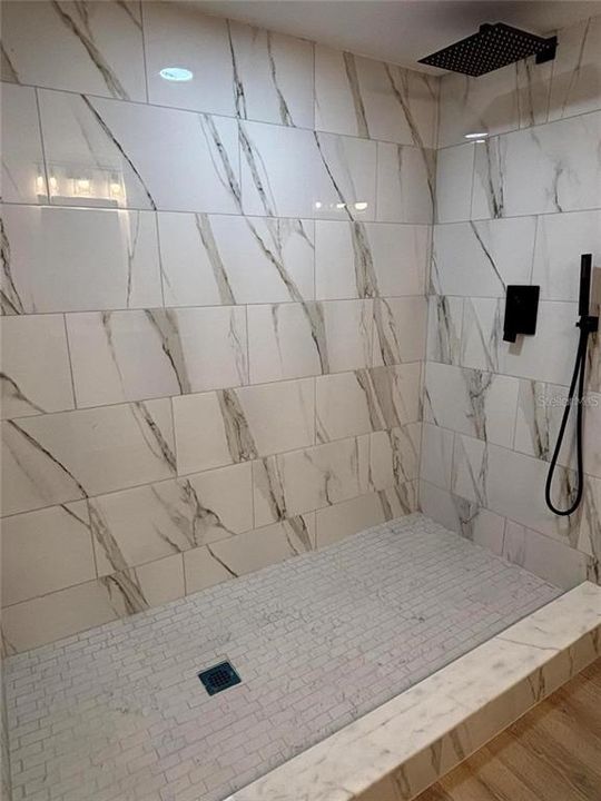 На продажу: $359,900 (4 спален, 3 ванн, 2048 Квадратных фут)