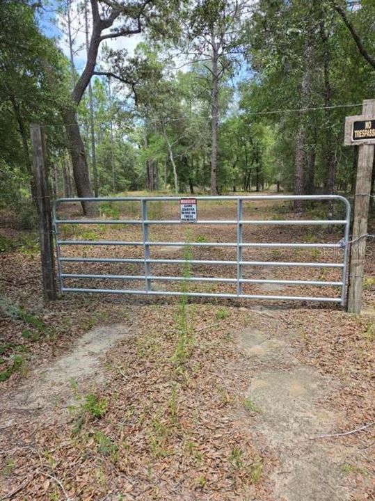 На продажу: $29,000 (0.48 acres)