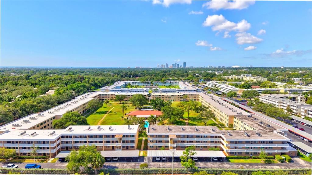 На продажу: $249,999 (2 спален, 2 ванн, 1035 Квадратных фут)
