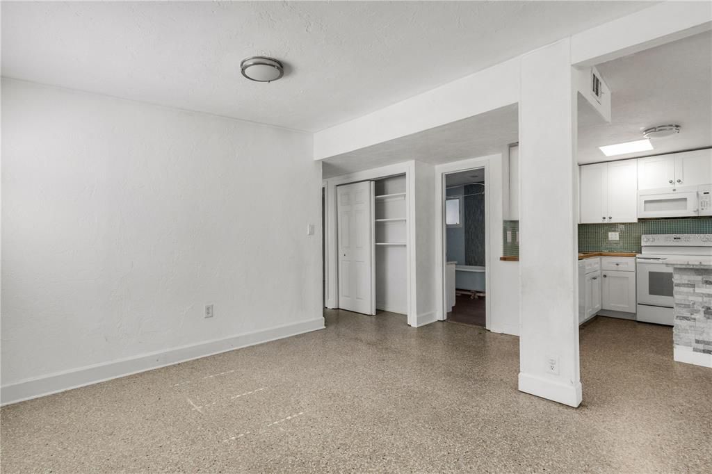 На продажу: $349,900 (3 спален, 2 ванн, 1345 Квадратных фут)