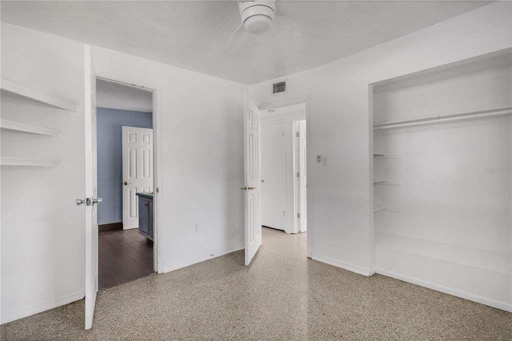 На продажу: $349,900 (3 спален, 2 ванн, 1345 Квадратных фут)