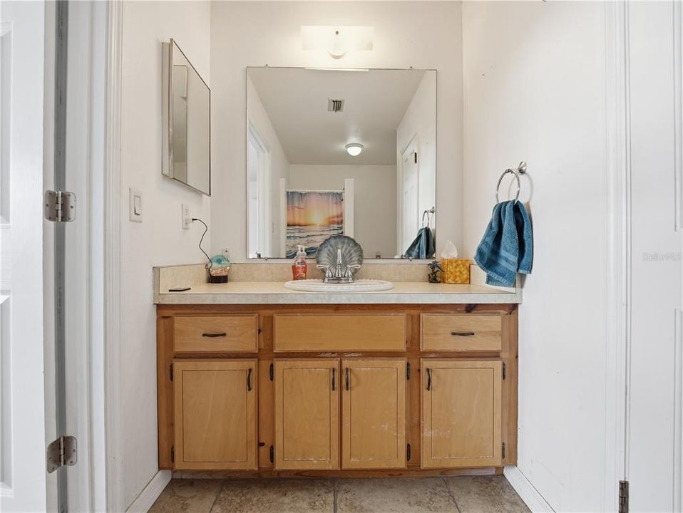 En Venta: $320,000 (3 camas, 3 baños, 1644 Pies cuadrados)