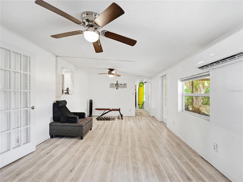 En Venta: $320,000 (3 camas, 3 baños, 1644 Pies cuadrados)