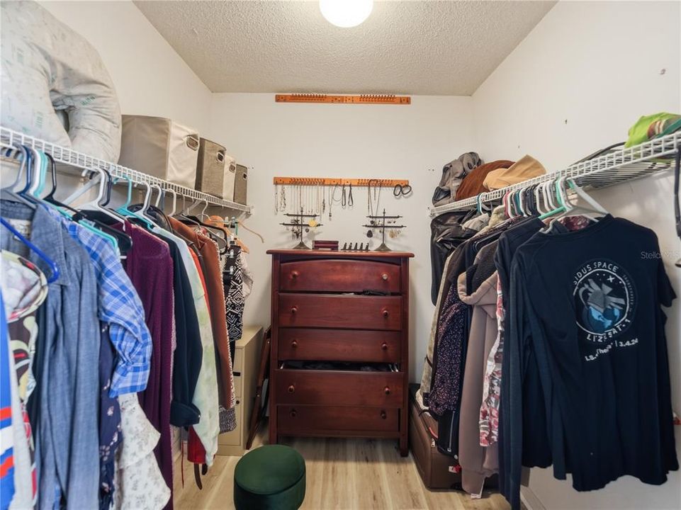 En Venta: $320,000 (3 camas, 3 baños, 1644 Pies cuadrados)