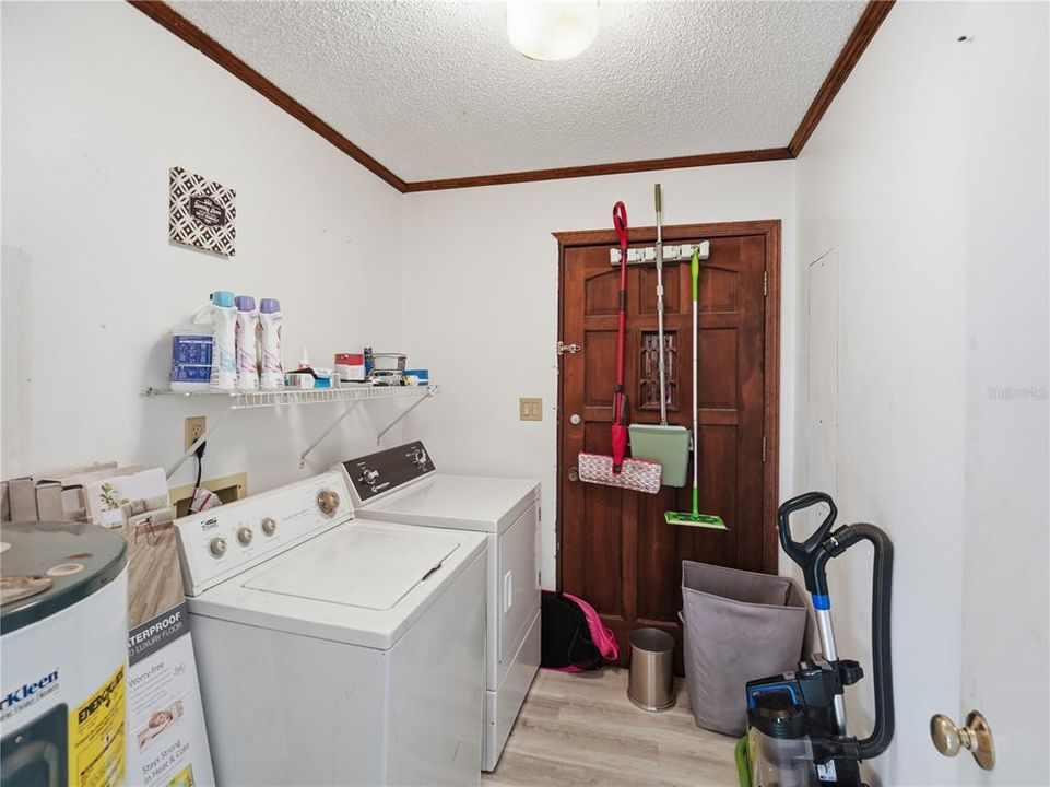En Venta: $320,000 (3 camas, 3 baños, 1644 Pies cuadrados)