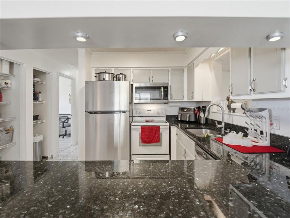 En Venta: $320,000 (3 camas, 3 baños, 1644 Pies cuadrados)