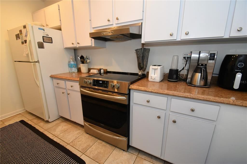 For Rent: $2,000 (2 beds, 2 baths, 1112 Square Feet)