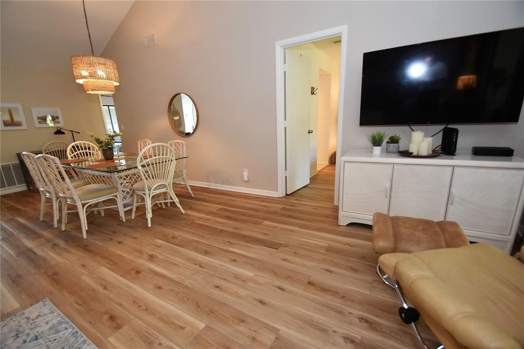 For Rent: $2,000 (2 beds, 2 baths, 1112 Square Feet)