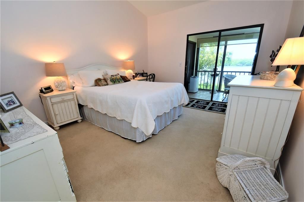 For Rent: $2,000 (2 beds, 2 baths, 1112 Square Feet)