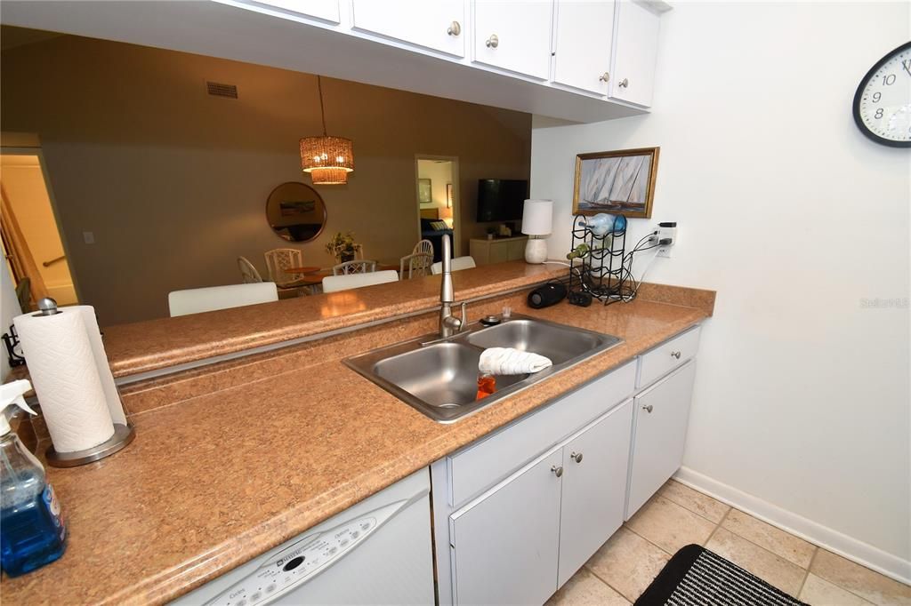 For Rent: $2,000 (2 beds, 2 baths, 1112 Square Feet)