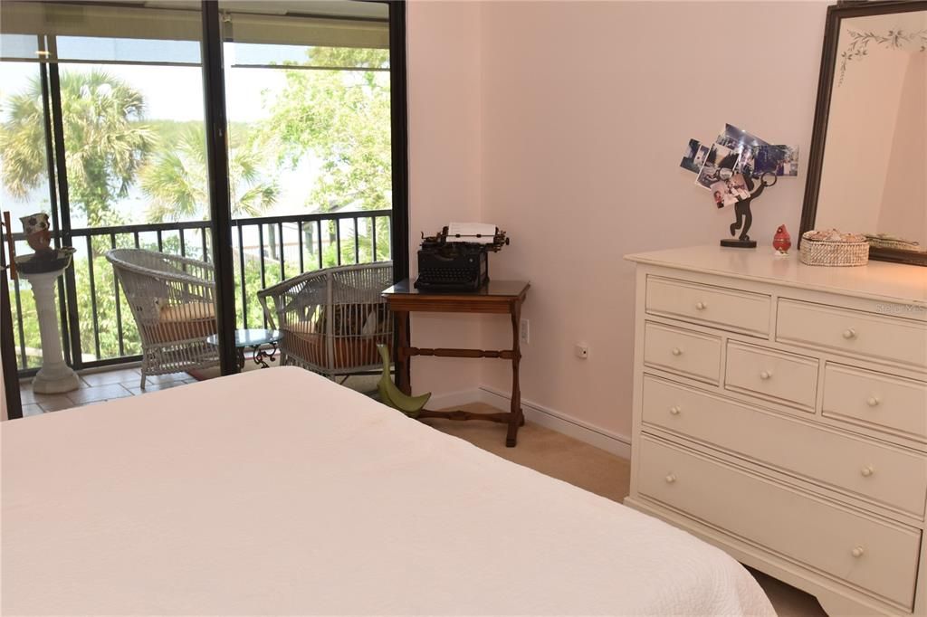 For Rent: $2,000 (2 beds, 2 baths, 1112 Square Feet)