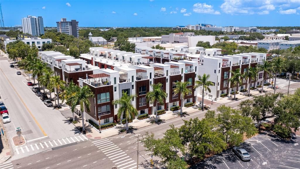 На продажу: $979,000 (3 спален, 3 ванн, 1988 Квадратных фут)