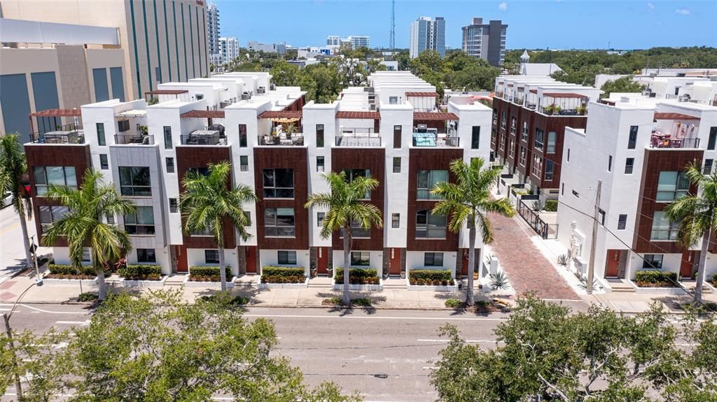 На продажу: $979,000 (3 спален, 3 ванн, 1988 Квадратных фут)