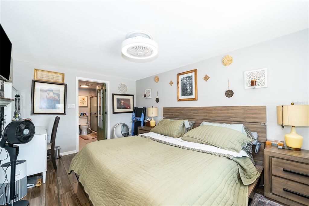 На продажу: $385,000 (4 спален, 2 ванн, 1434 Квадратных фут)