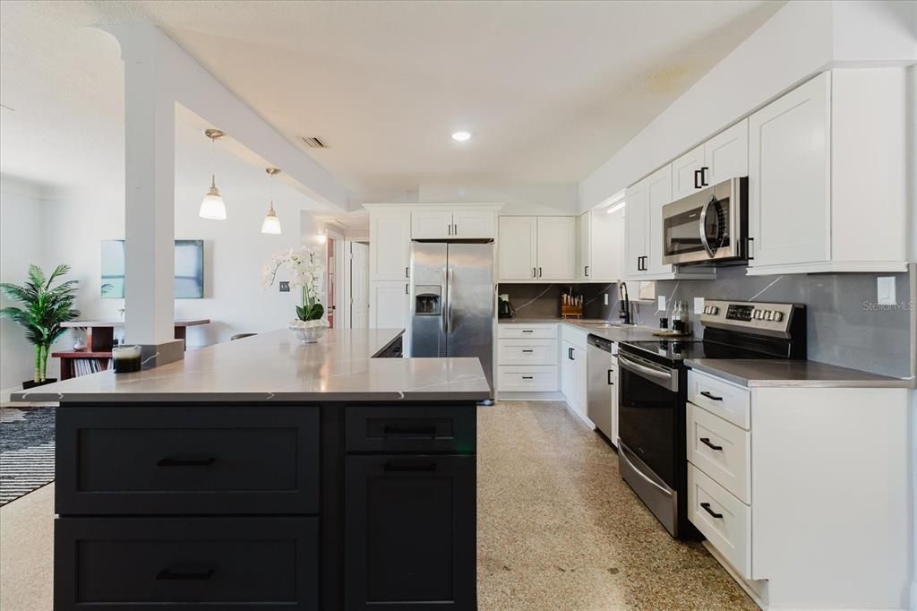 En Venta: $375,000 (3 camas, 2 baños, 1558 Pies cuadrados)