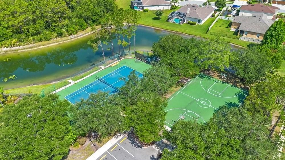 Activo con contrato: $699,000 (4 camas, 4 baños, 3445 Pies cuadrados)