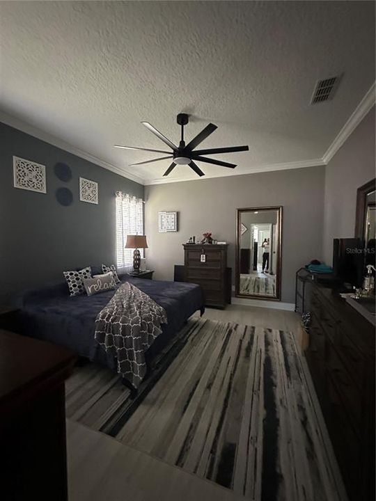 For Sale: $499,850 (4 beds, 2 baths, 1987 Square Feet)