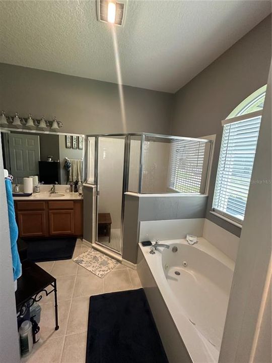 For Sale: $499,850 (4 beds, 2 baths, 1987 Square Feet)