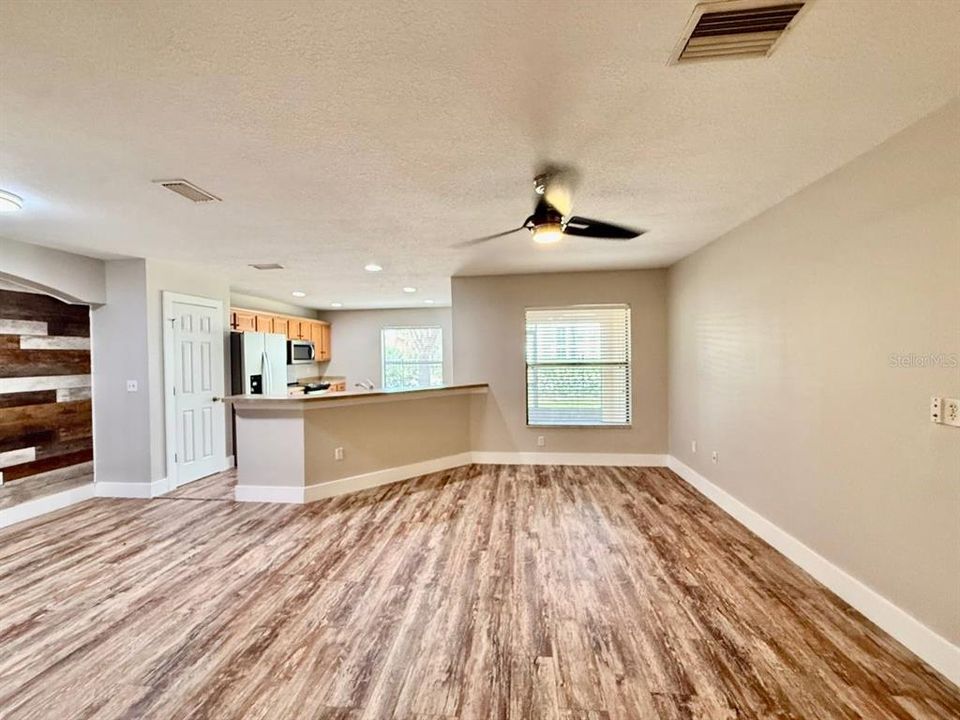 For Rent: $1,900 (3 beds, 2 baths, 1558 Square Feet)