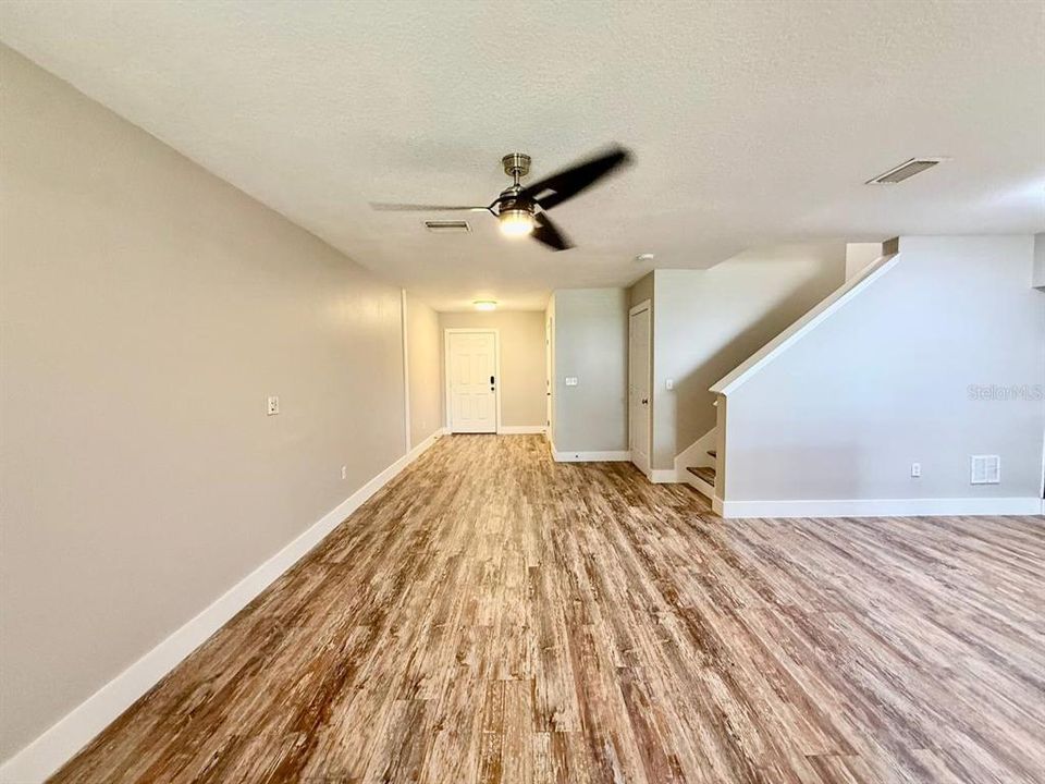 For Rent: $1,900 (3 beds, 2 baths, 1558 Square Feet)