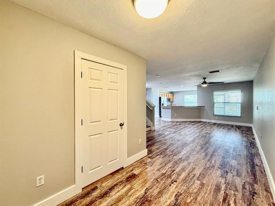 For Rent: $1,900 (3 beds, 2 baths, 1558 Square Feet)