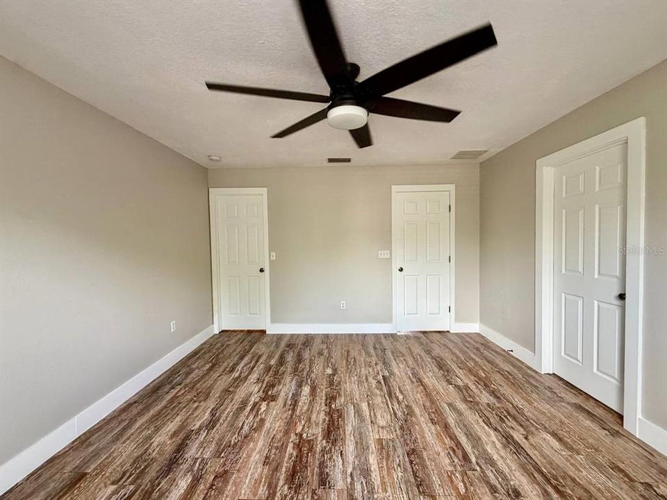 For Rent: $1,900 (3 beds, 2 baths, 1558 Square Feet)