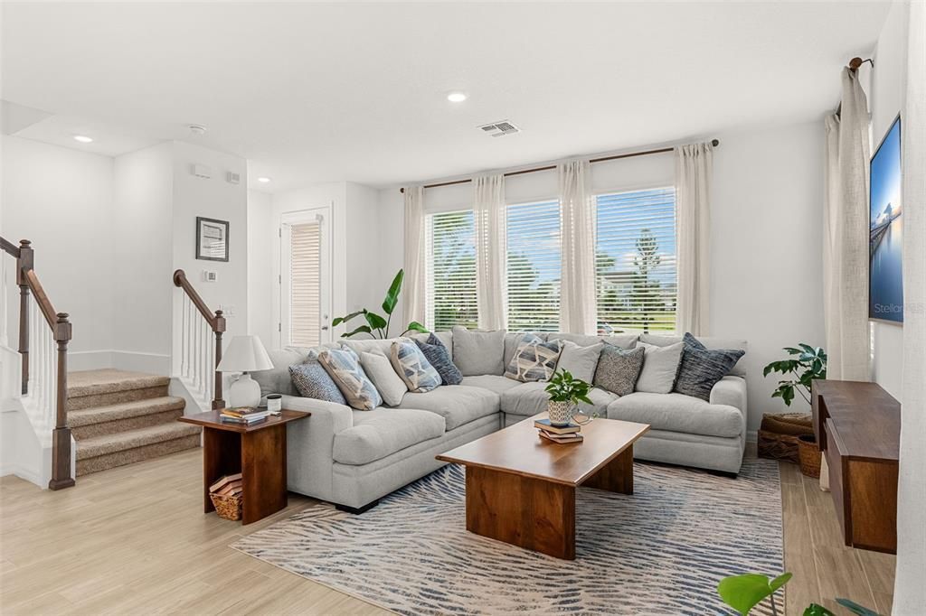 For Rent: $2,350 (3 beds, 2 baths, 1692 Square Feet)
