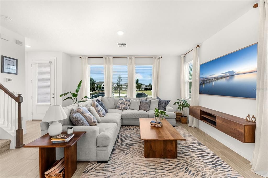 For Rent: $2,350 (3 beds, 2 baths, 1692 Square Feet)