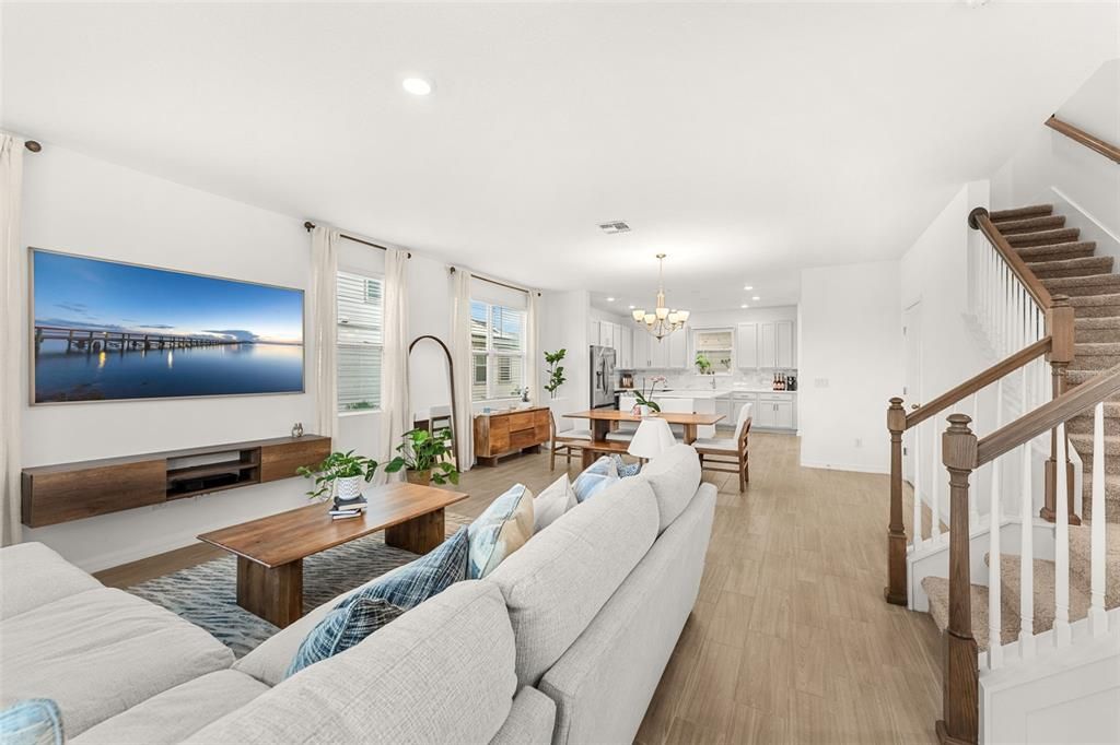 For Rent: $2,350 (3 beds, 2 baths, 1692 Square Feet)